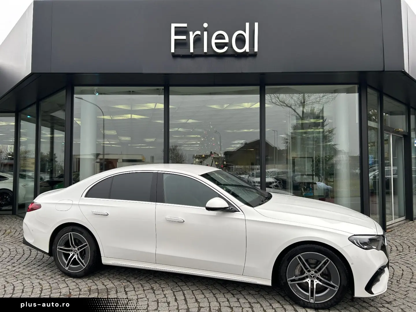 MERCEDES-BENZ E 220d AMG Distronic LED Kamera 360