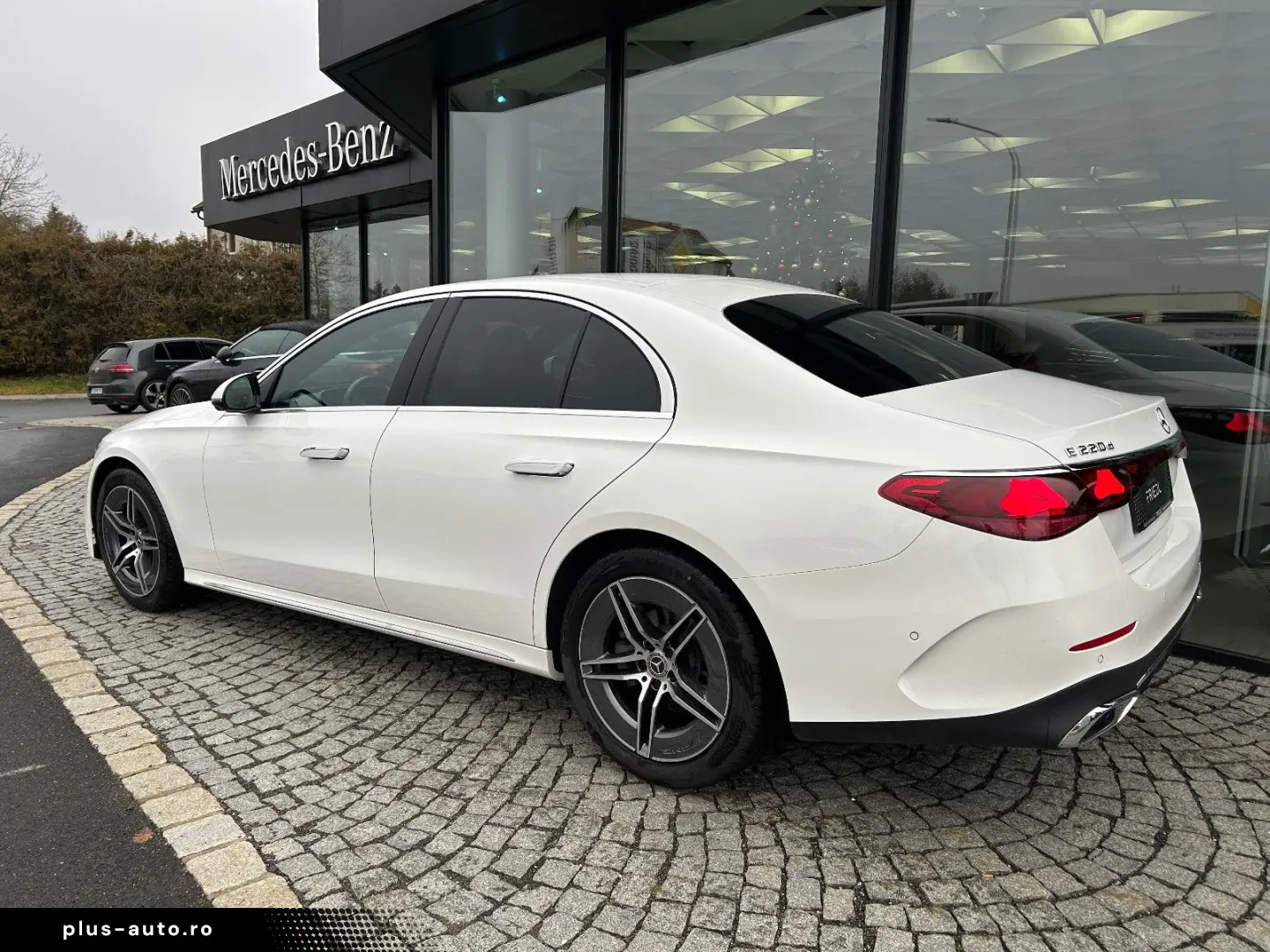 MERCEDES-BENZ E 220d AMG Distronic LED Kamera 360