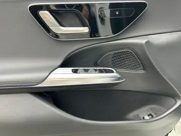 MERCEDES-BENZ E 220d AMG Distronic LED Kamera 360