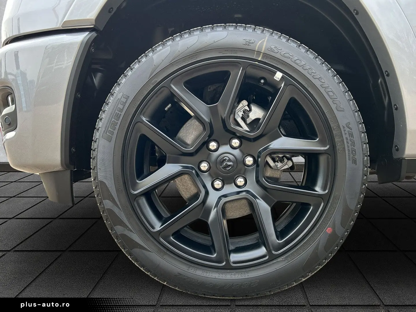 DODGE RAM 1500 Laramie CrewCab Luftfahrwerk Pano Night