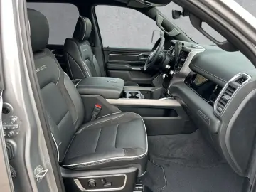 DODGE RAM 1500 Laramie CrewCab Luftfahrwerk Pano Night