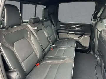 DODGE RAM 1500 Laramie CrewCab Luftfahrwerk Pano Night