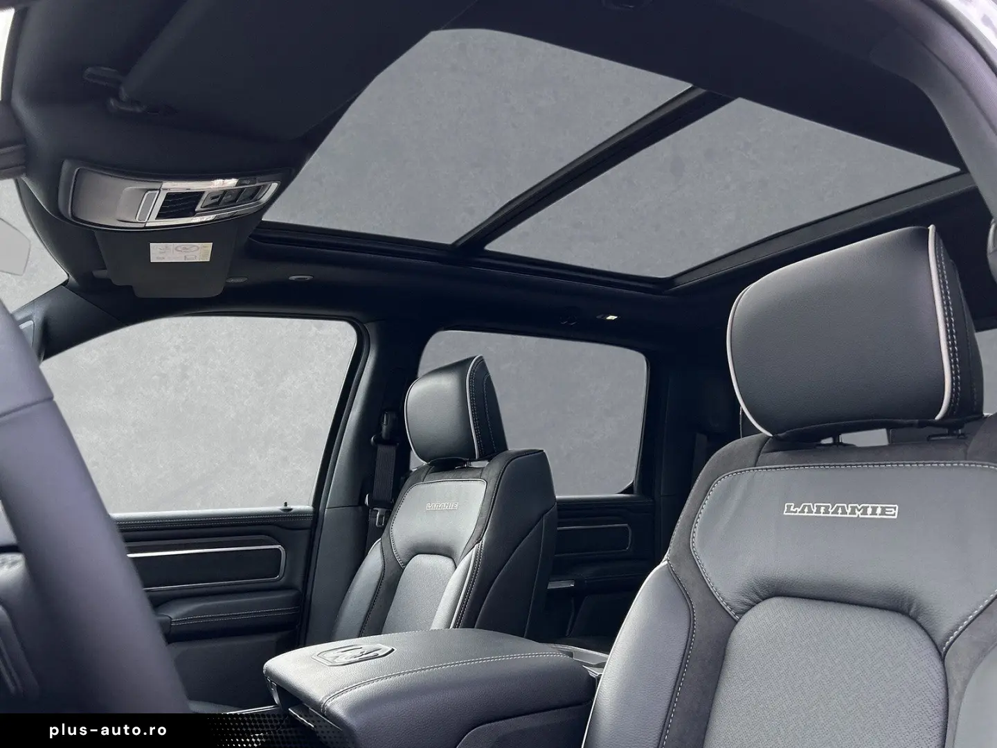 DODGE RAM 1500 Laramie CrewCab Luftfahrwerk Pano Night