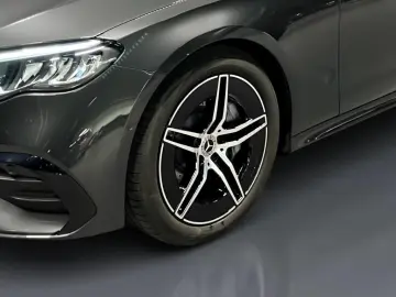MERCEDES-BENZ E 220 d AMG Night LED DISTRONIC MBUX AMBIE AHK