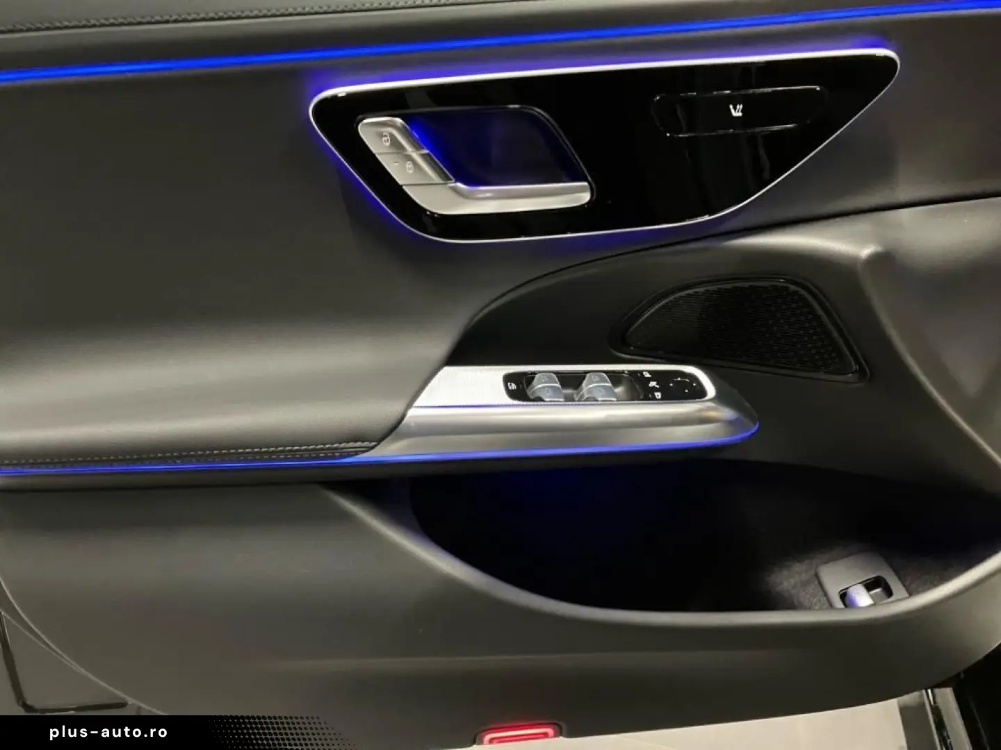 MERCEDES-BENZ E 220 d AMG Night LED DISTRONIC MBUX AMBIE AHK