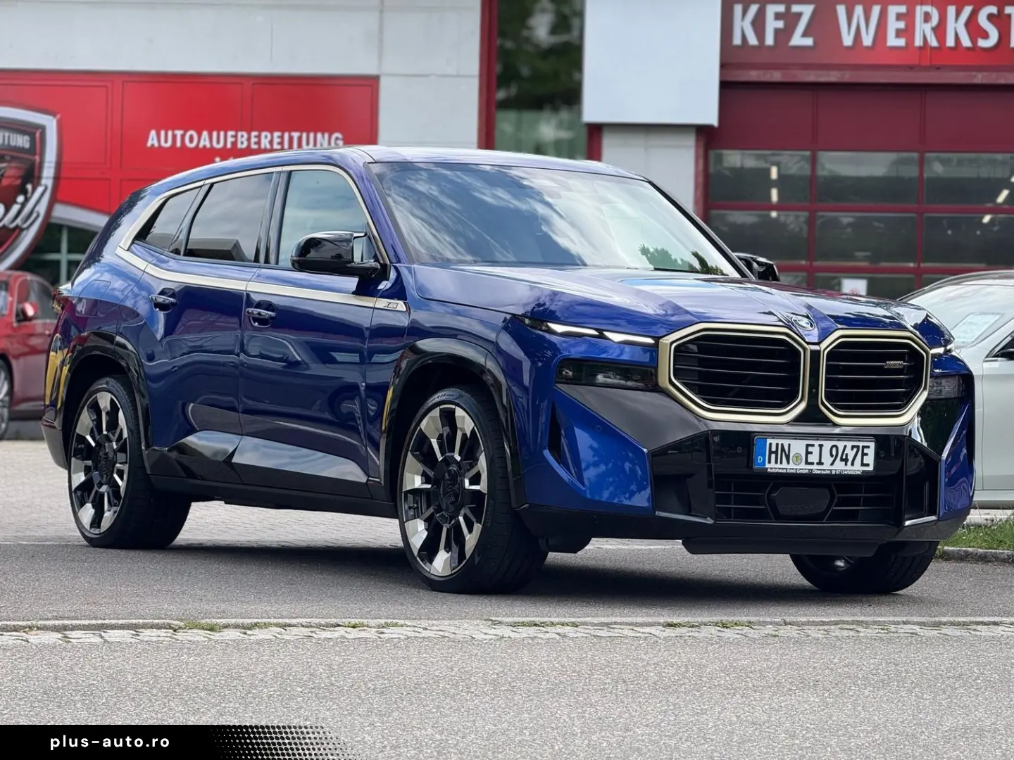 BMW XM Individual Marina Bay Blau Merino Leder