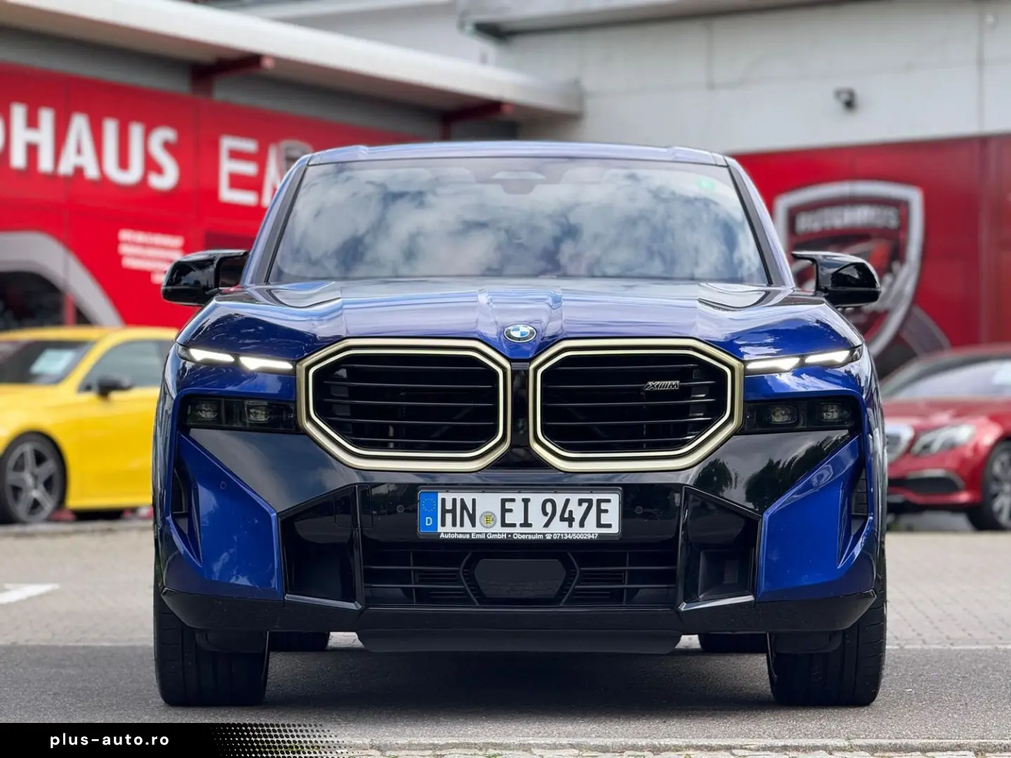 BMW XM Individual Marina Bay Blau Merino Leder