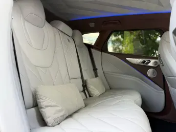 BMW XM Individual Marina Bay Blau Merino Leder