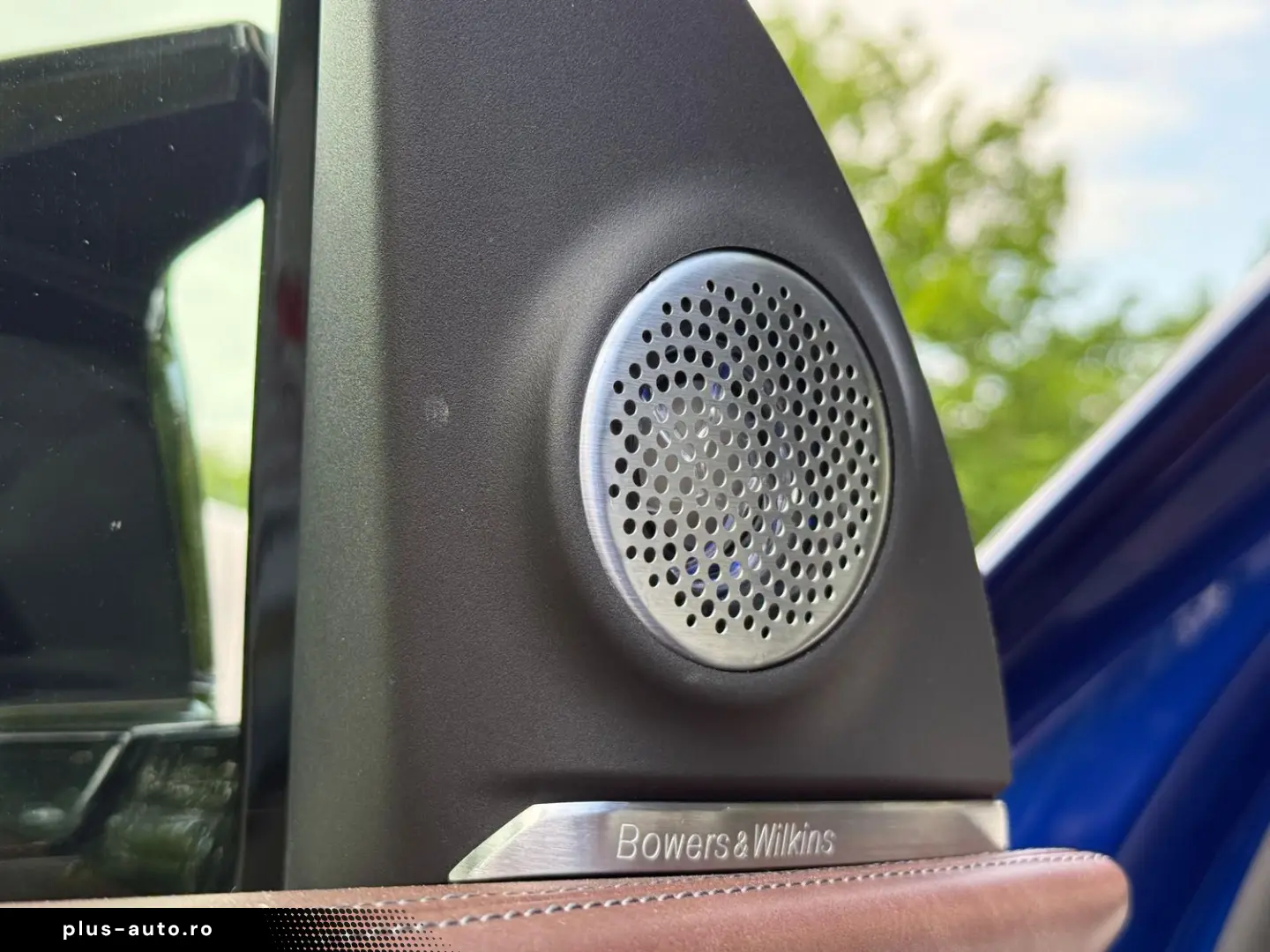 BMW XM Individual Marina Bay Blau Merino Leder