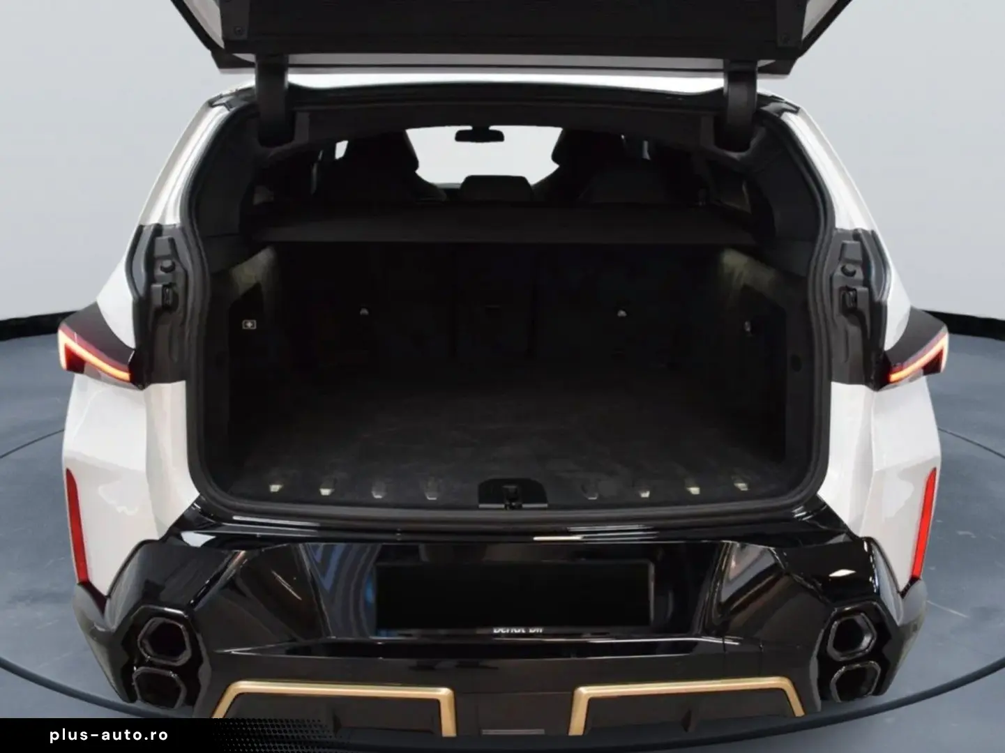 BMW XM 653hp V8   29.5kWh xDrive B&W 23  Massage VAT