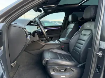 VW Touareg 3.0 V6 TDI 4Motion R-Line