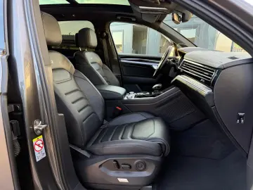 VW Touareg 3.0 V6 TDI 4Motion R-Line