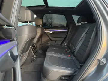 VW Touareg 3.0 V6 TDI 4Motion R-Line