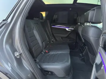 VW Touareg 3.0 V6 TDI 4Motion R-Line