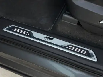 VW Touareg 3.0 V6 TDI 4Motion R-Line