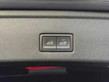 VW Touareg 3.0 V6 TDI 4Motion R-Line