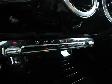 MERCEDES-BENZ CLA 220 4M Coupe AMG-Line LED