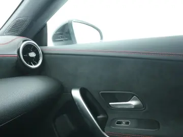 MERCEDES-BENZ CLA 220 4M Coupe AMG-Line LED