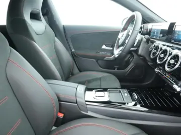 MERCEDES-BENZ CLA 220 4M Coupe AMG-Line LED