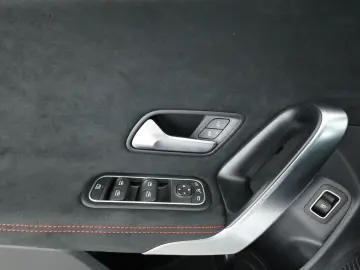 MERCEDES-BENZ CLA 220 4M Coupe AMG-Line LED