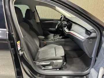 SKODA Octavia Combi 2.0 TDI DSG Style LED AHK Headup A