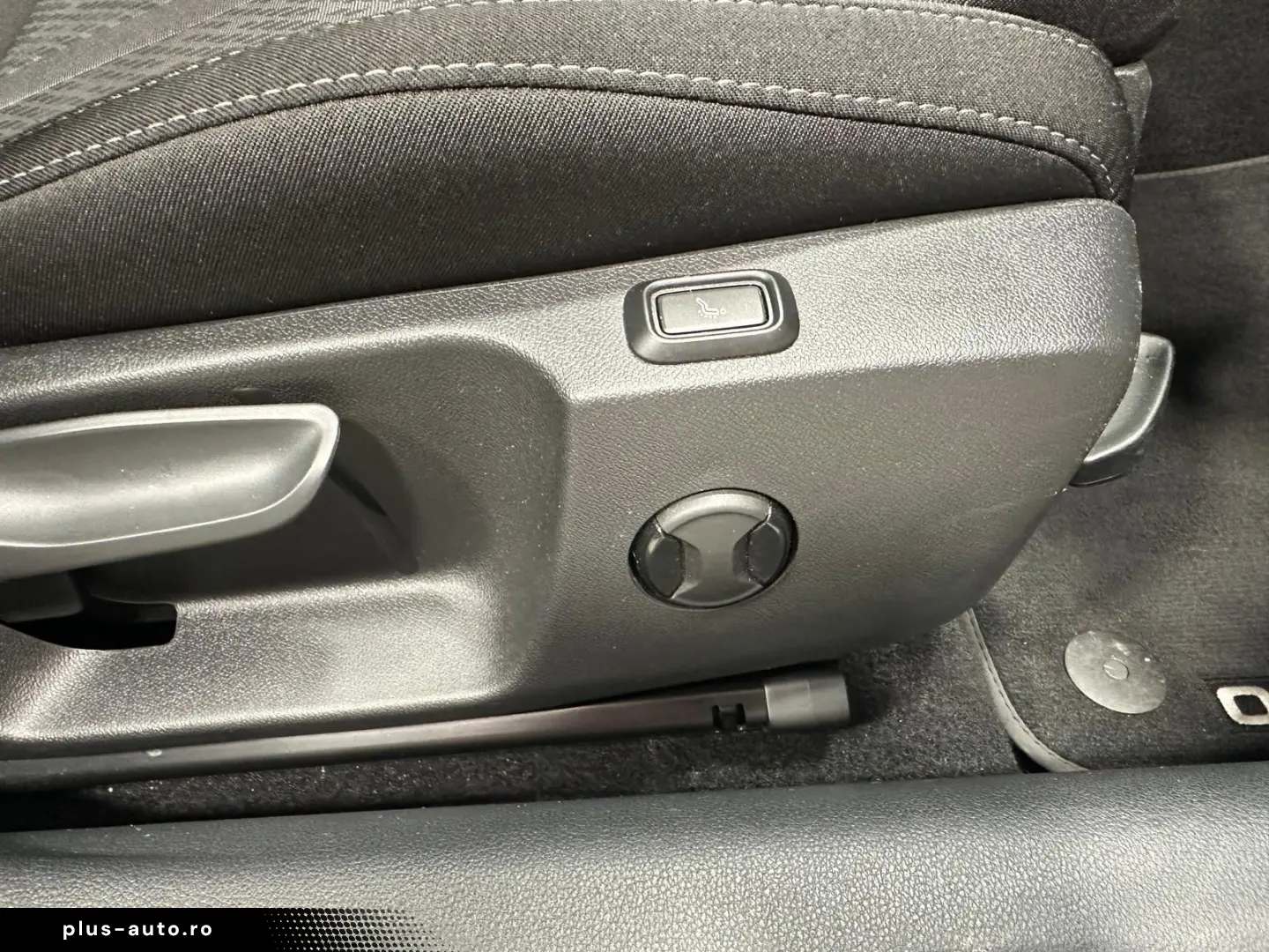 SKODA Octavia Combi 2.0 TDI DSG Style LED AHK Headup A