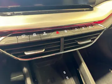 SKODA Octavia Combi 2.0 TDI DSG Style LED AHK Headup A