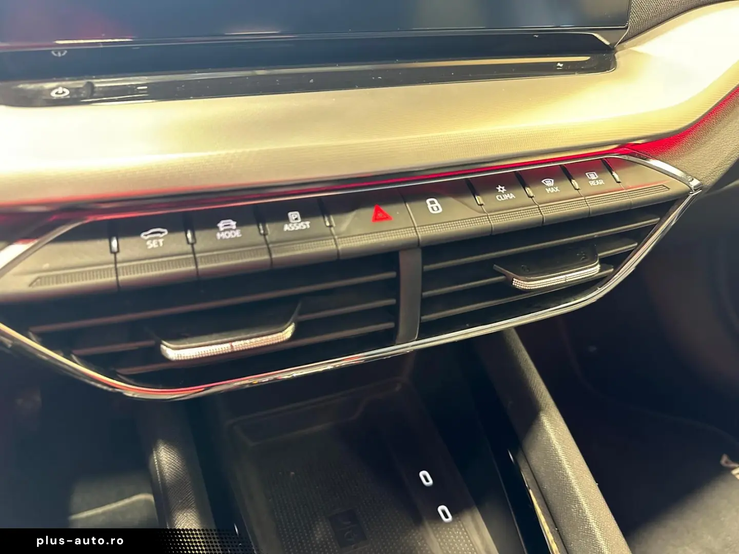 SKODA Octavia Combi 2.0 TDI DSG Style LED AHK Headup A