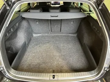 SKODA Octavia Combi 2.0 TDI DSG Style LED AHK Headup A