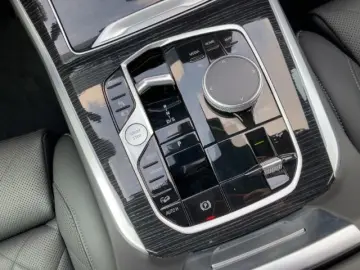 BMW X5 xDr 50e M-Sport PANO HUD Luftfederung AD Nive