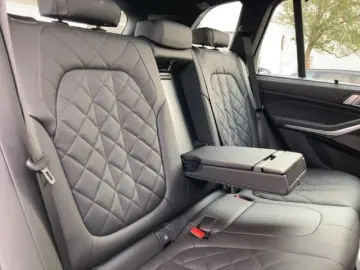 BMW X5 xDr 50e M-Sport PANO HUD Luftfederung AD Nive