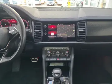 SKODA Kodiaq Sportline 4x4 Pano Standhzg. schwenk.AHK