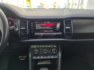 SKODA Kodiaq Sportline 4x4 Pano Standhzg. schwenk.AHK