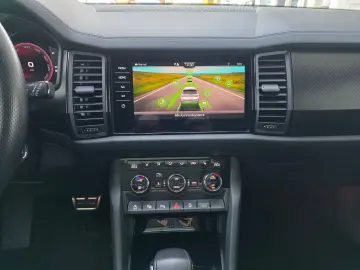 SKODA Kodiaq Sportline 4x4 Pano Standhzg. schwenk.AHK