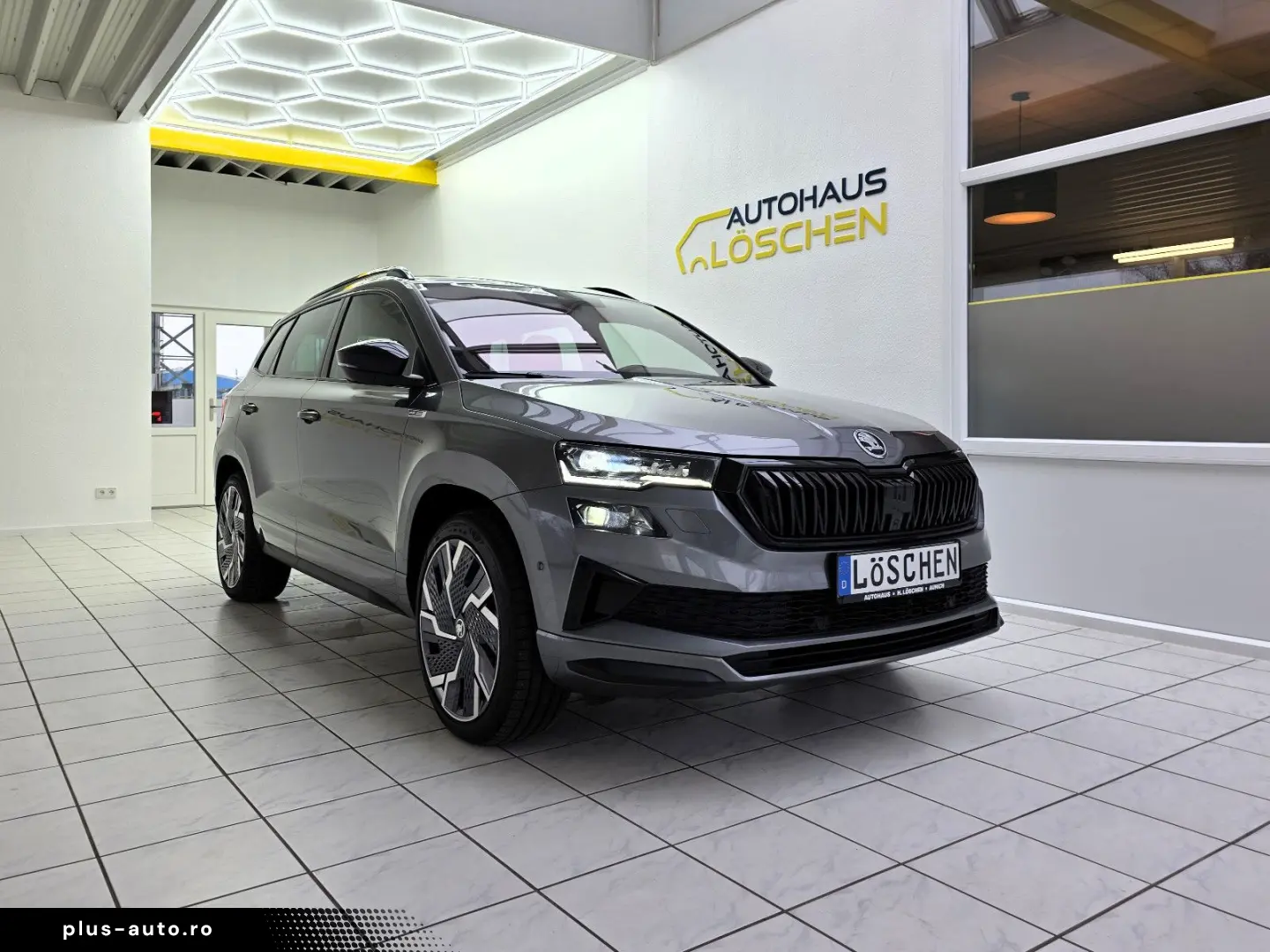 SKODA Karoq Sportline 4x4 Panorama Standheizung AHK
