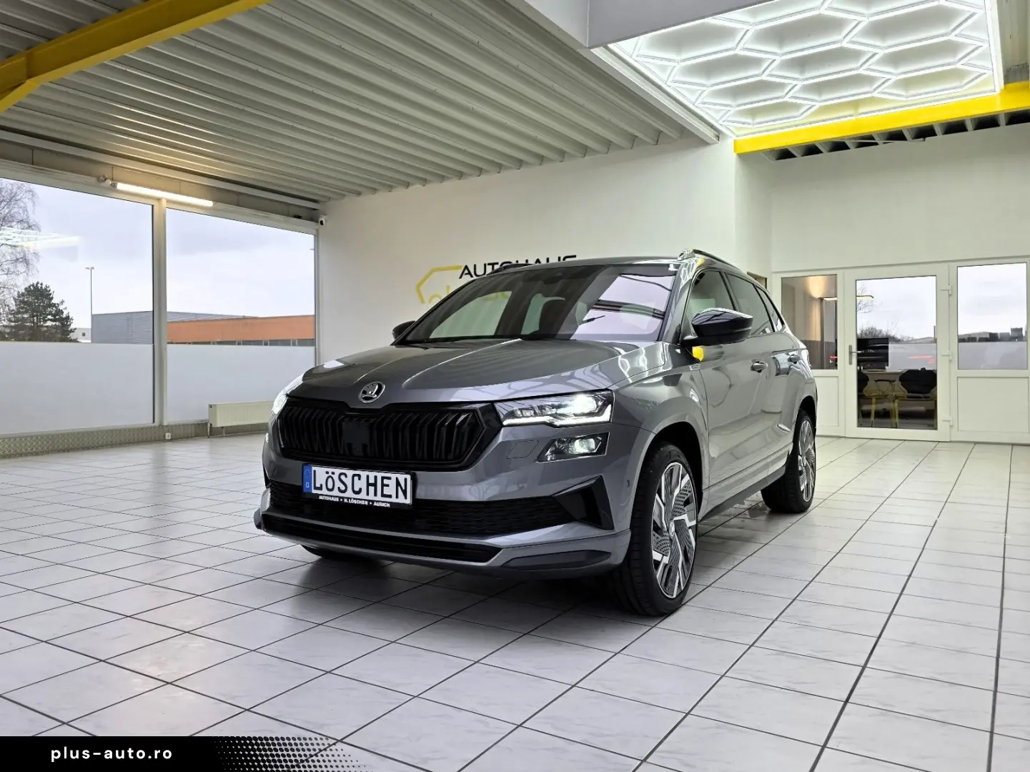 SKODA Karoq Sportline 4x4 Panorama Standheizung AHK