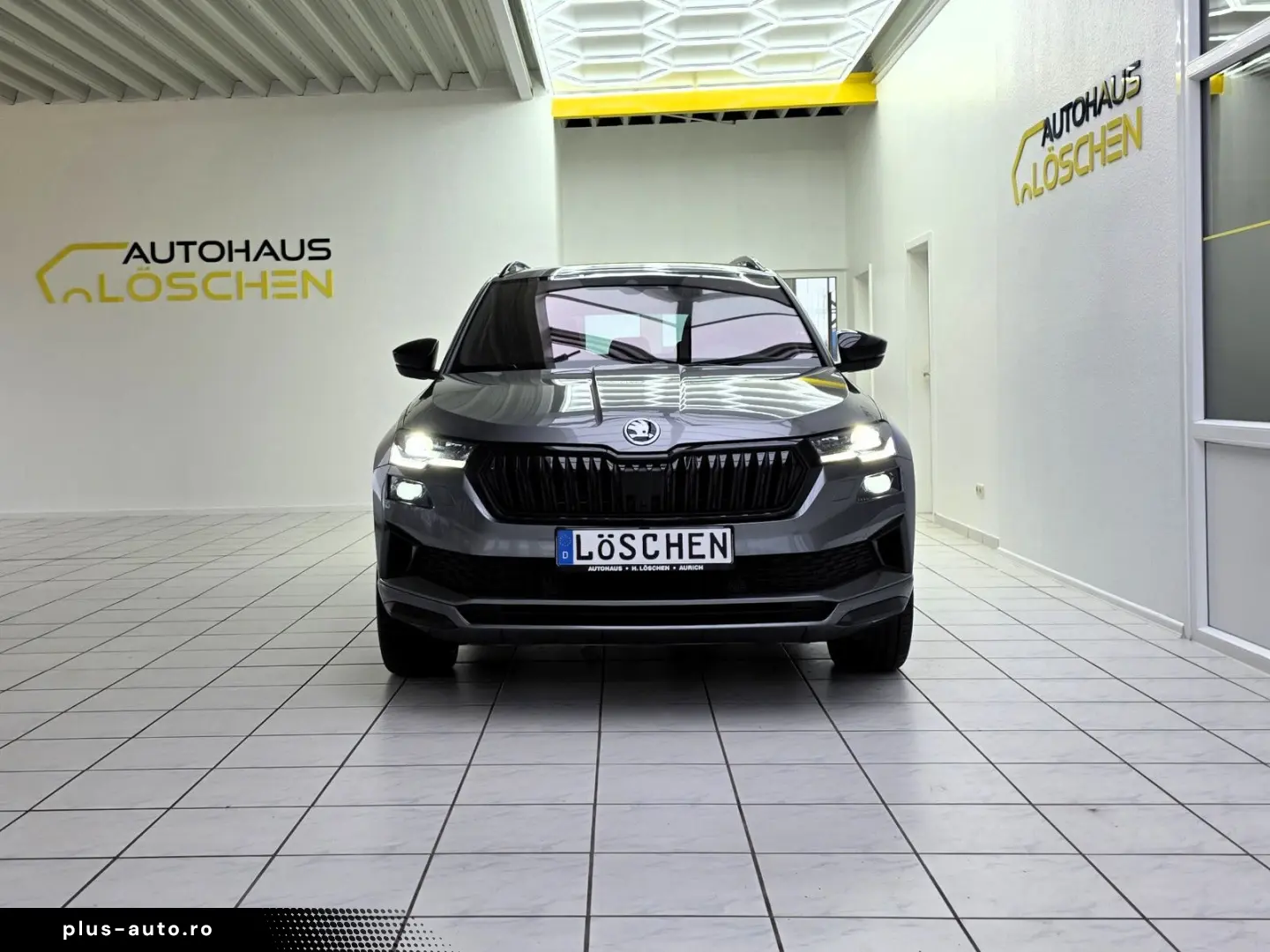SKODA Karoq Sportline 4x4 Panorama Standheizung AHK