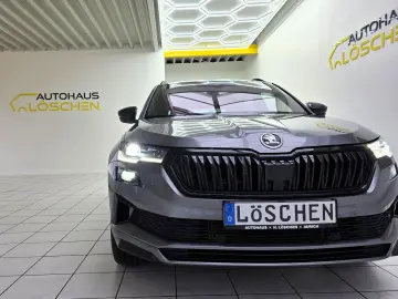 SKODA Karoq Sportline 4x4 Panorama Standheizung AHK