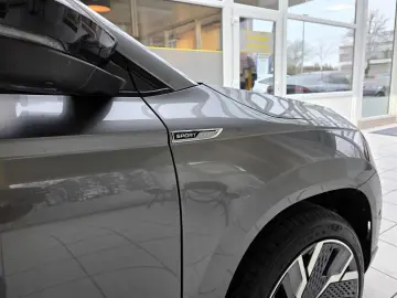 SKODA Karoq Sportline 4x4 Panorama Standheizung AHK