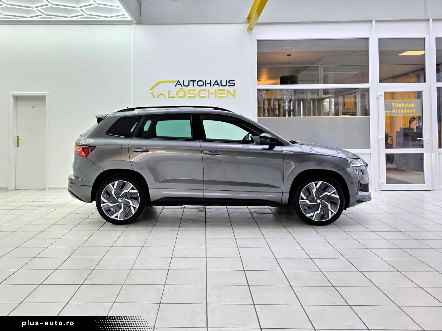 SKODA Karoq Sportline 4x4 Panorama Standheizung AHK
