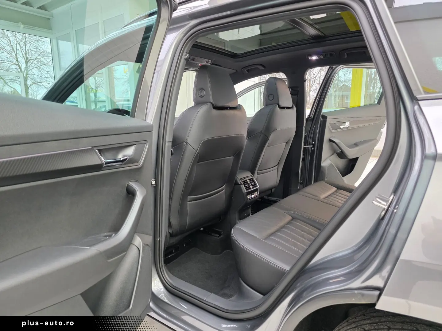 SKODA Karoq Sportline 4x4 Panorama Standheizung AHK