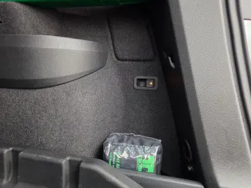 SKODA Karoq Sportline 4x4 Panorama Standheizung AHK