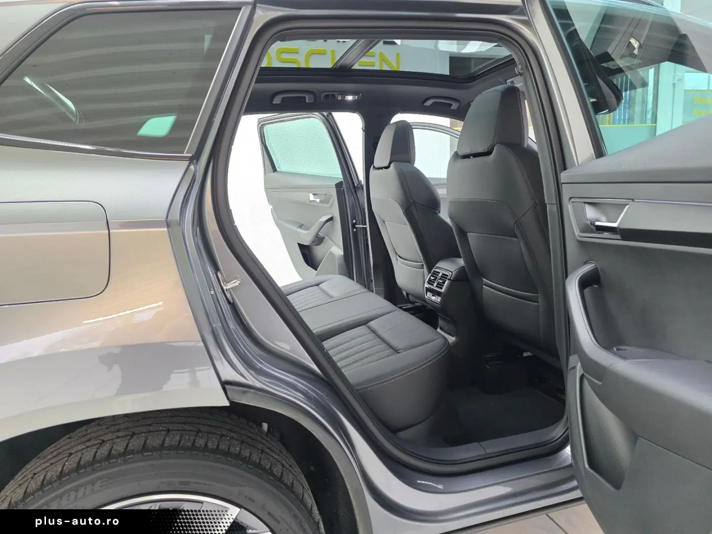 SKODA Karoq Sportline 4x4 Panorama Standheizung AHK