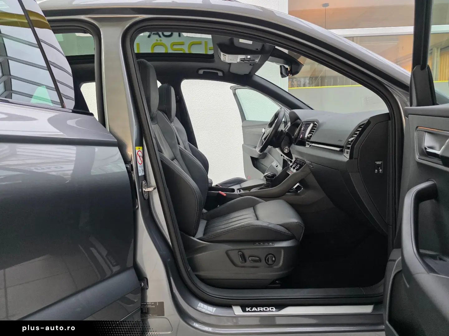 SKODA Karoq Sportline 4x4 Panorama Standheizung AHK