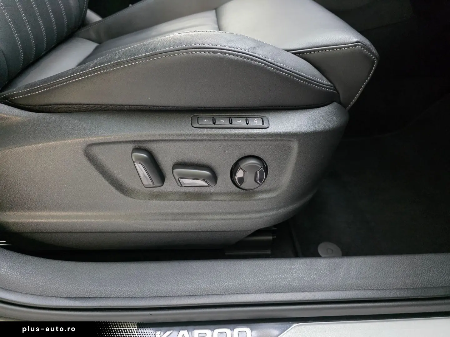 SKODA Karoq Sportline 4x4 Panorama Standheizung AHK