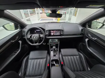 SKODA Karoq Sportline 4x4 Panorama Standheizung AHK