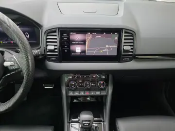 SKODA Karoq Sportline 4x4 Panorama Standheizung AHK