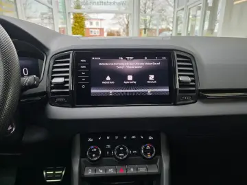 SKODA Karoq Sportline 4x4 Panorama Standheizung AHK