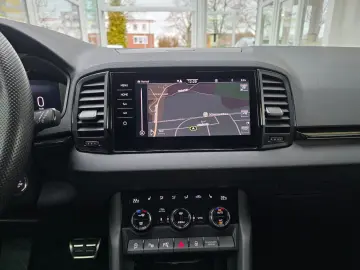 SKODA Karoq Sportline 4x4 Panorama Standheizung AHK