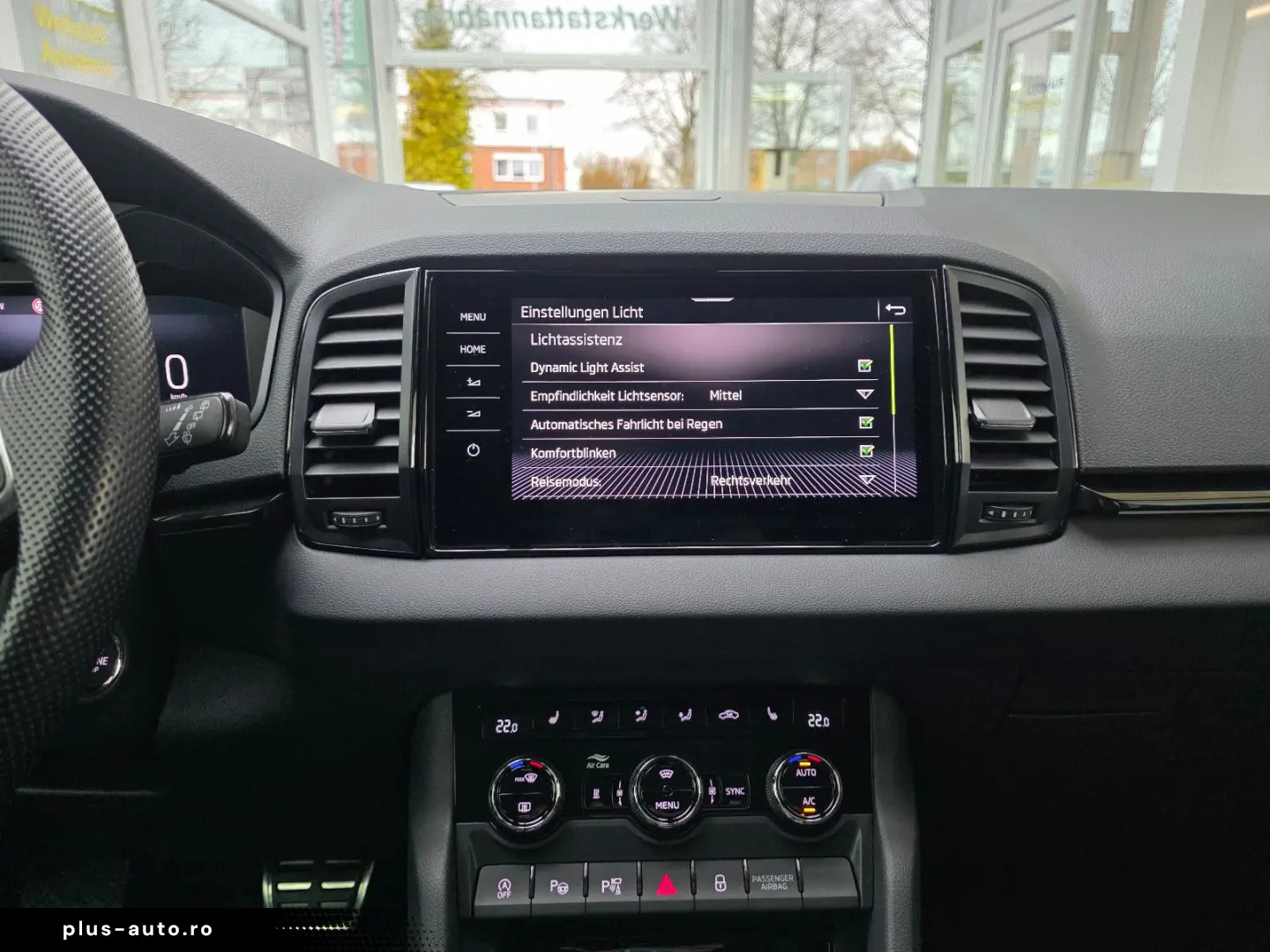 SKODA Karoq Sportline 4x4 Panorama Standheizung AHK